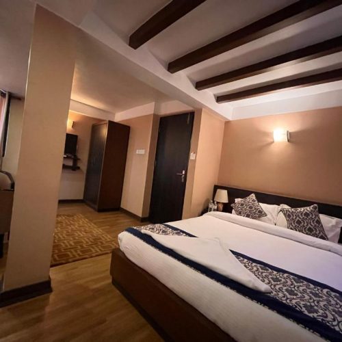 Deluxe Queen Room
